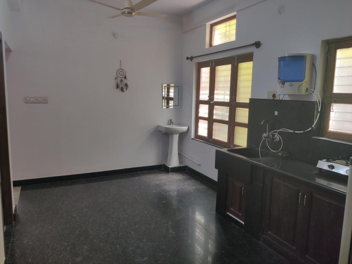 Yoga House Apartman Vanivilasa Puram Kültér fotó